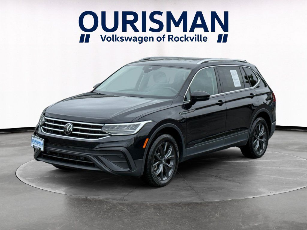 Used 2022 Volkswagen Tiguan SE FWD image 2