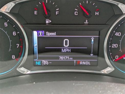 Used 2017 Chevrolet Malibu LT image 32