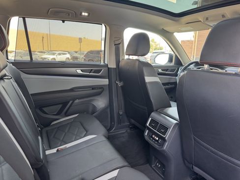 Used 2024 Volkswagen Atlas Peak Edition SE image 36