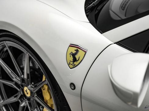 Used 2022 Ferrari F8 Tributo RWD image 43