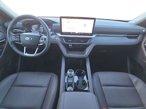 New 2026 Ford Explorer Platinum image 16