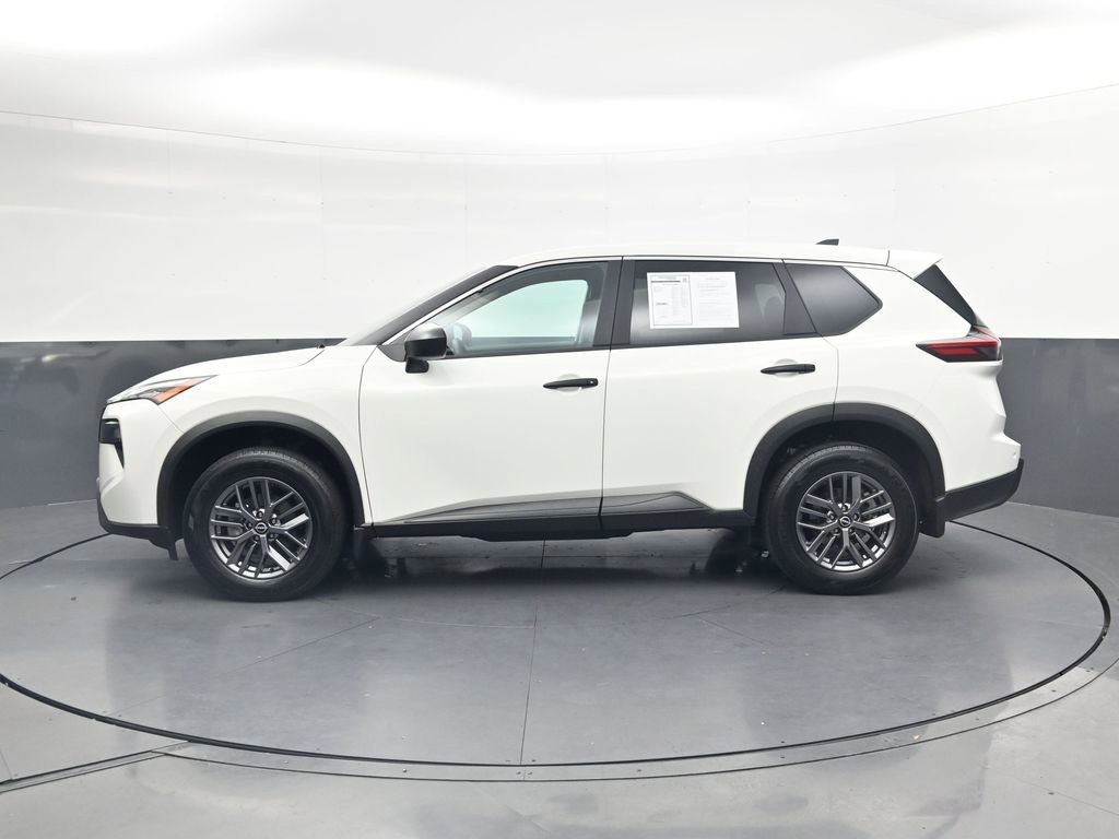Used 2025 Nissan Rogue S AWD/4WD image 11