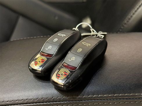 Used 2019 Porsche 911 Carrera GTS image 33