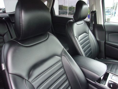 Used 2019 Ford Edge SEL w/ Equipment Group 201A AWD/4WD image 13