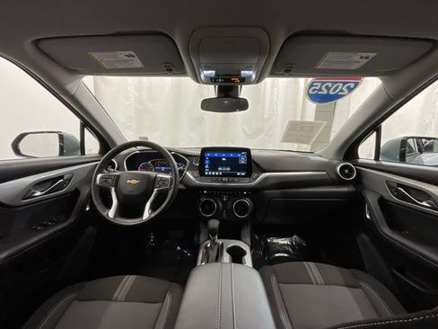 Used 2025 Chevrolet Blazer LT FWD image 16