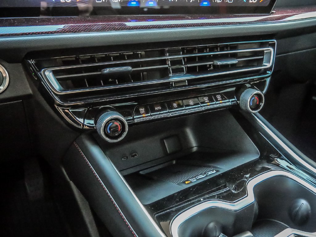 New 2027 Chevrolet Traverse RS w/ LPO, Floor Liner Package FWD image 34