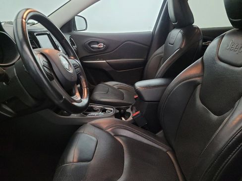 Used 2019 Jeep Cherokee Limited image 17