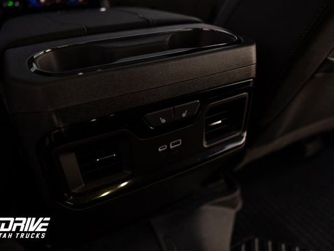 Used 2025 GMC Sierra 3500 AT4 w/ AT4 Premium Plus Package image 20