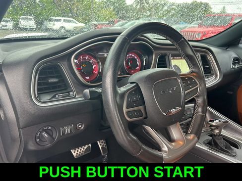 Used 2019 Dodge Challenger SRT Hellcat RWD image 12