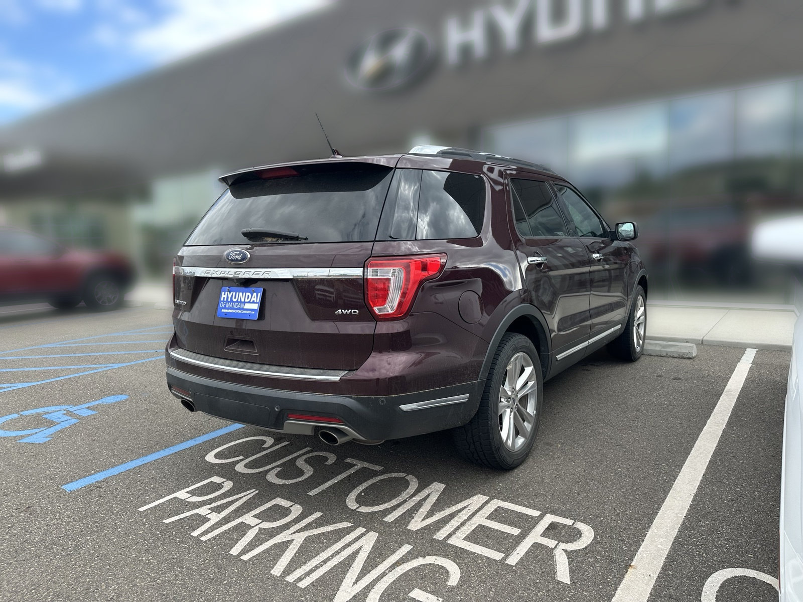 Used 2019 Ford Explorer Limited w/ Ford Safe & Smart Package AWD/4WD image 3
