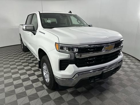Used 2025 Chevrolet Silverado 1500 LT w/ Leather Package AWD/4WD image 2