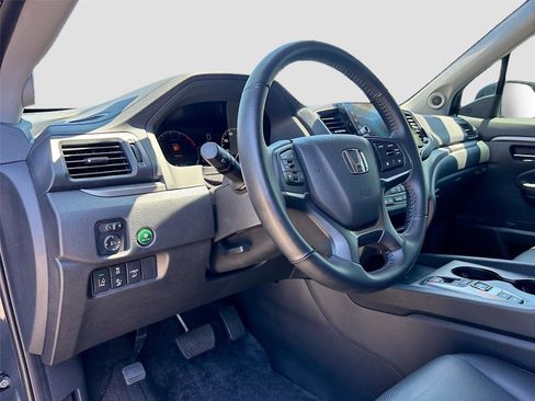 Certified 2025 Honda Ridgeline RTL image 10