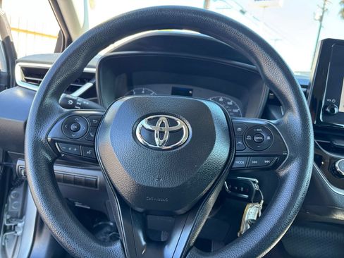Used 2025 Toyota Corolla LE FWD image 28
