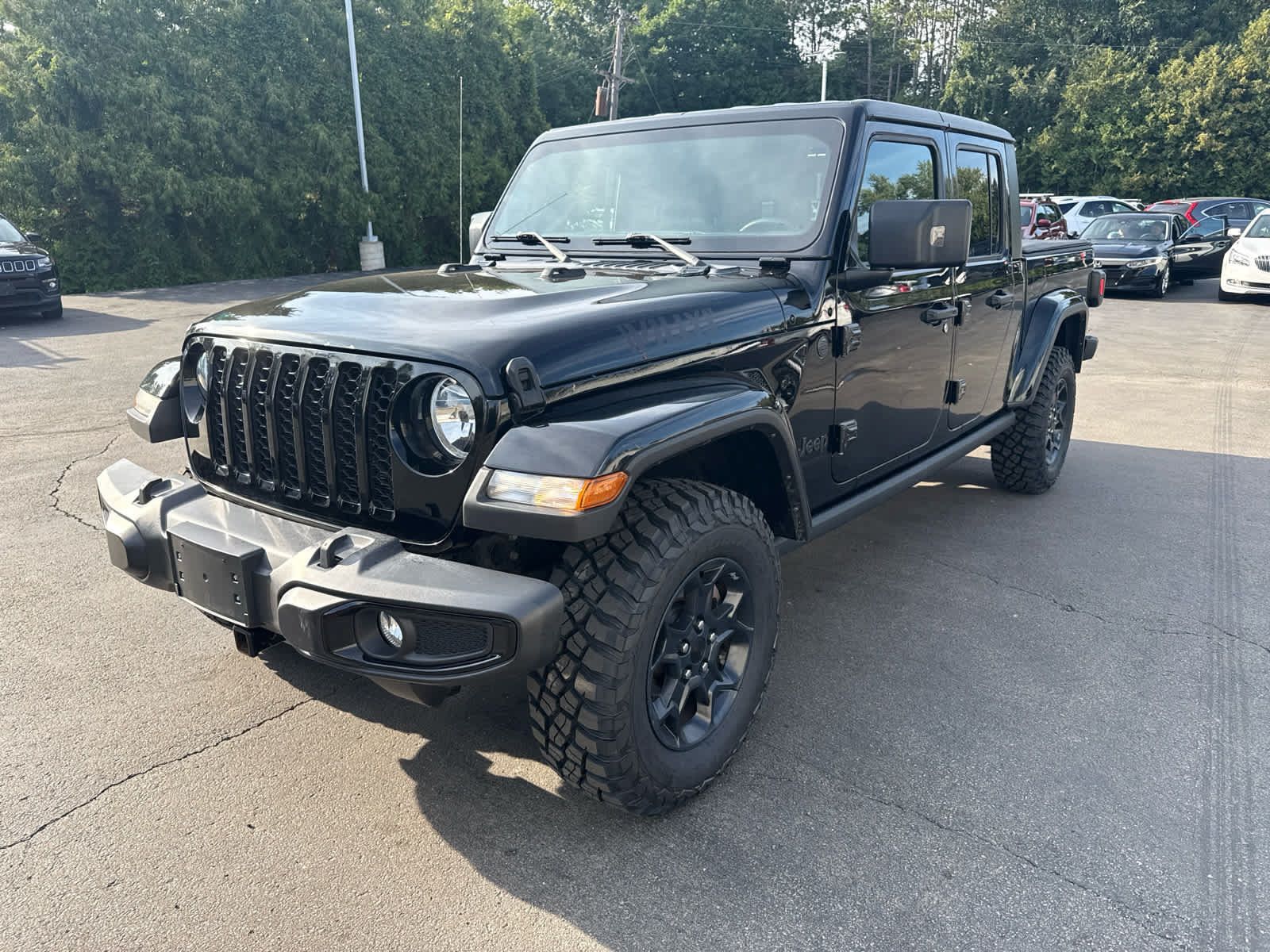 Used 2023 Jeep Gladiator Sport AWD/4WD image 7