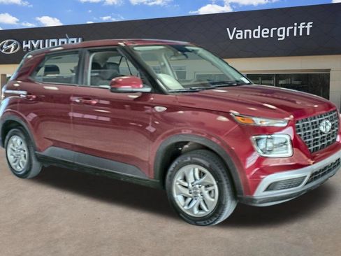 Used 2025 Hyundai Venue SE FWD image 4