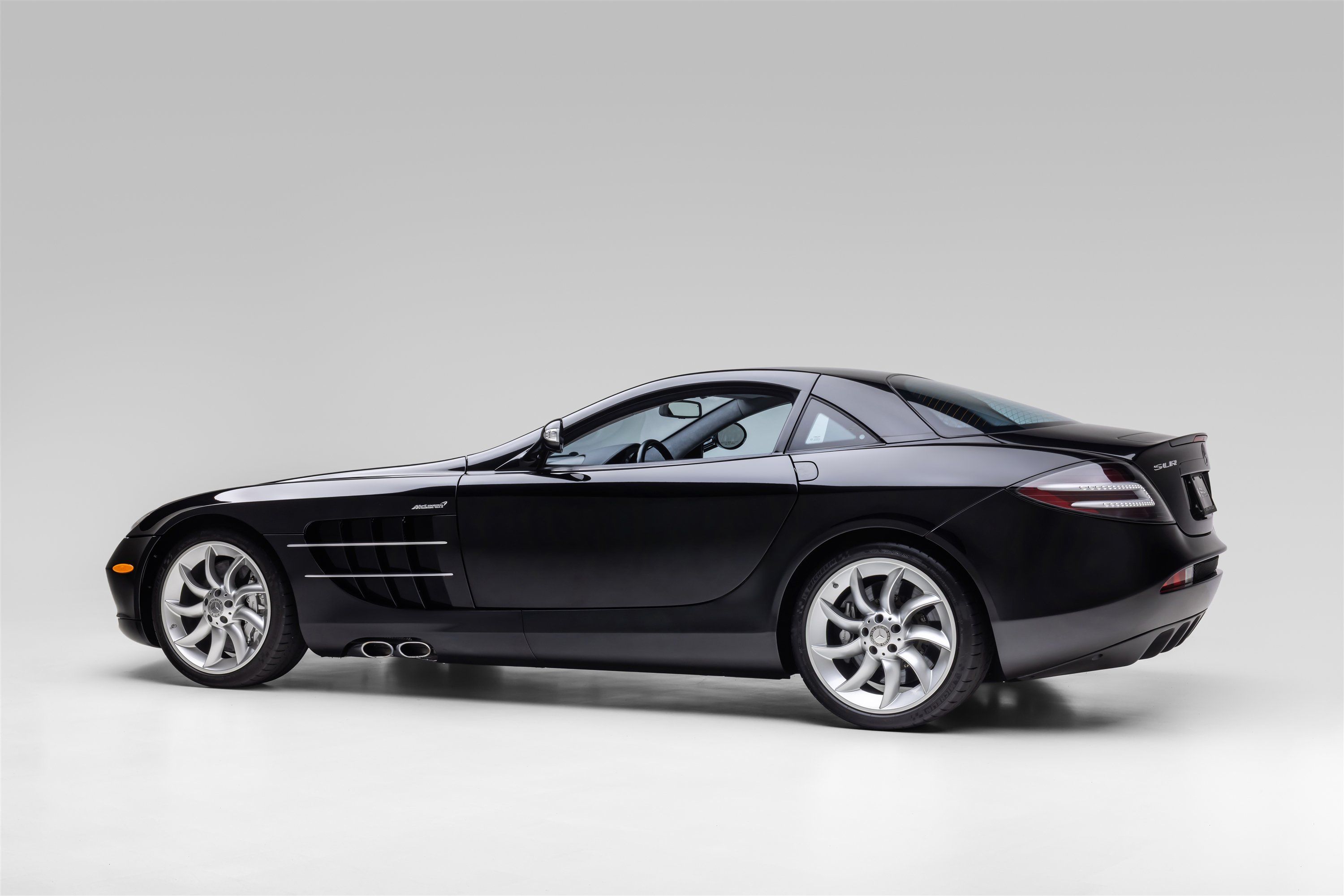 Used 2005 Mercedes-Benz SLR image 4