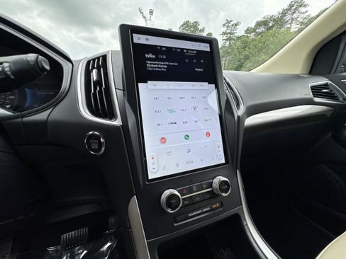 Certified 2024 Ford Edge SEL image 17