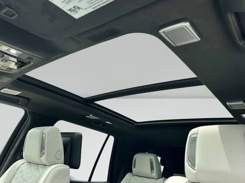 New 2026 Cadillac Escalade Platinum Luxury AWD/4WD image 9