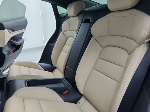 Used 2020 Porsche Taycan Turbo image 30