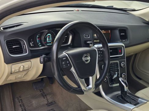 Used 2015 Volvo V60 T5 Premier image 11