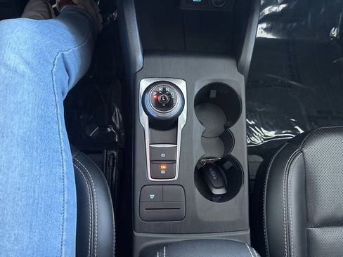 Used 2021 Ford Escape SEL image 18