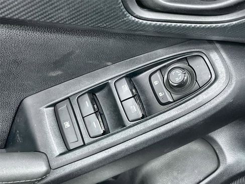 Used 2024 Subaru Crosstrek 2.0i Premium image 12