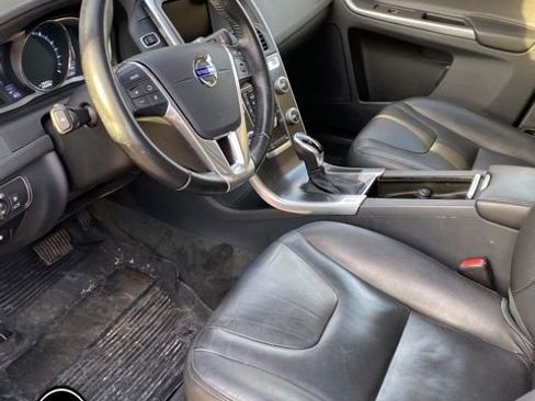 Used 2016 Volvo XC60 T5 Premier w/ Proximity Package image 9