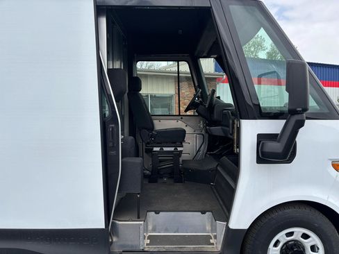 Used 2024 Chevrolet Brightdrop 600 w/ Battery Pack, Max Range AWD/4WD image 15
