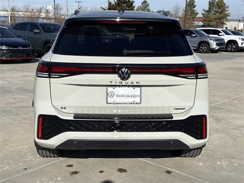 New 2026 Volkswagen Tiguan SE R-Line image 3