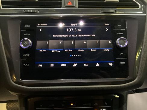 Used 2022 Volkswagen Tiguan SE AWD/4WD image 22