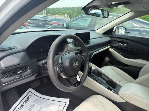 Used 2023 Honda Accord EX image 16