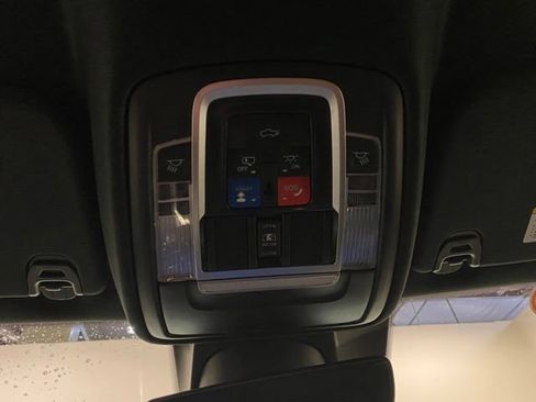 Used 2022 RAM 1500 Laramie AWD/4WD image 18