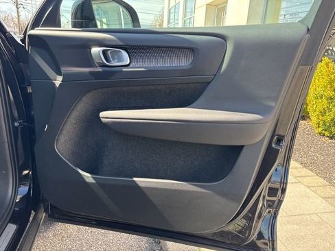 Used 2025 Volvo XC40 B5 Plus AWD/4WD image 14