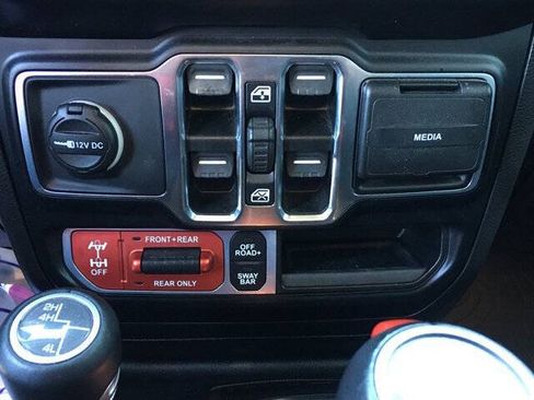 Used 2021 Jeep Gladiator Rubicon AWD/4WD image 20