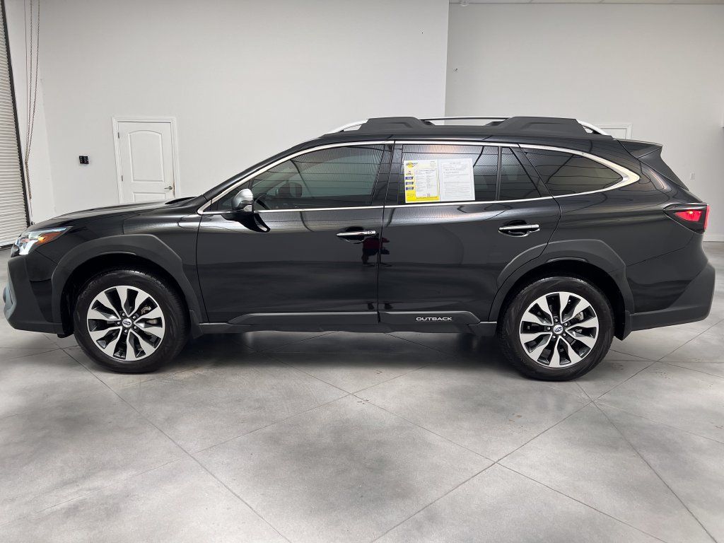 Used 2025 Subaru Outback Touring XT AWD/4WD image 5