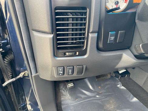 Used 2010 Nissan Titan PRO-4X w/ Pro-4x Leather Pkg image 18