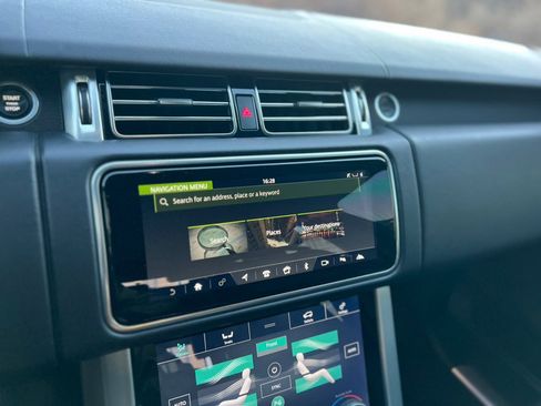 Used 2020 Land Rover Range Rover HSE image 21