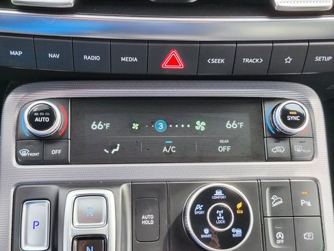 Used 2024 Hyundai Palisade Calligraphy image 24