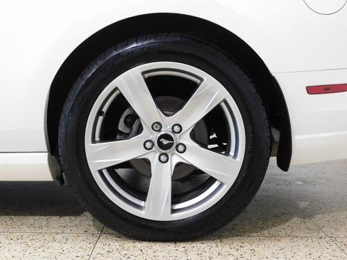 Used 2013 Ford Mustang GT Premium image 97