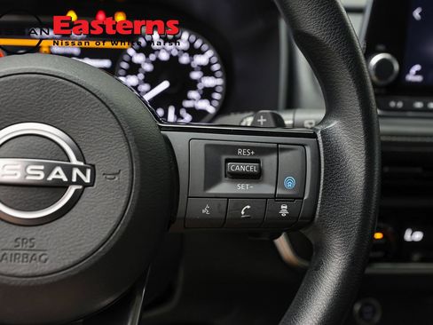 Used 2023 Nissan Rogue SV AWD/4WD image 16