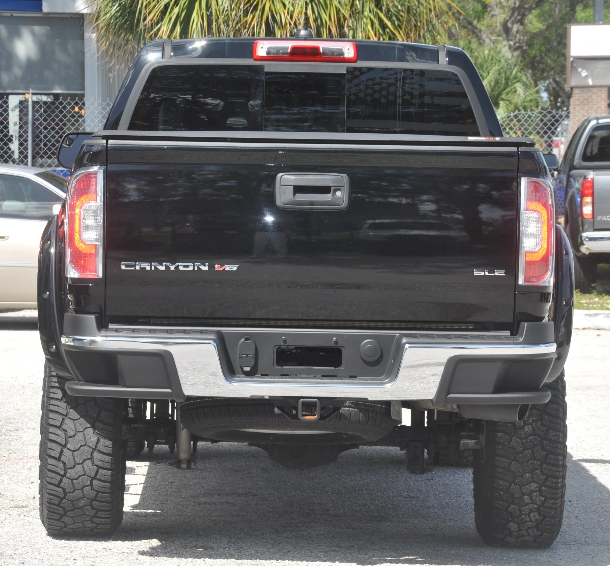 Used 2018 GMC Canyon SLE w/ SLE Convenience Package AWD/4WD image 7