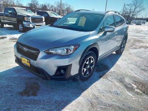 Used 2018 Subaru Crosstrek 2.0i Premium w/ Eyesight System image 4
