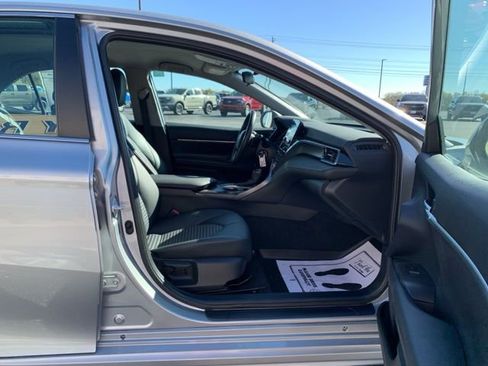 Used 2022 Toyota Camry SE image 14
