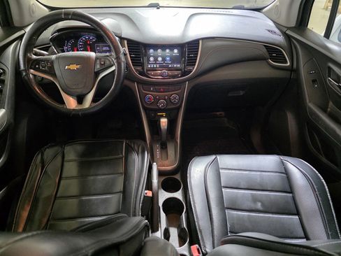 Used 2019 Chevrolet Trax LT w/ LT Convenience Package image 13