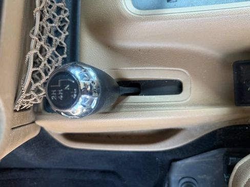 Used 2016 Jeep Wrangler Unlimited Sahara w/ Connectivity Group AWD/4WD image 12