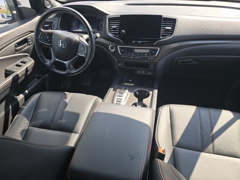 Certified 2025 Honda Passport TrailSport image 24