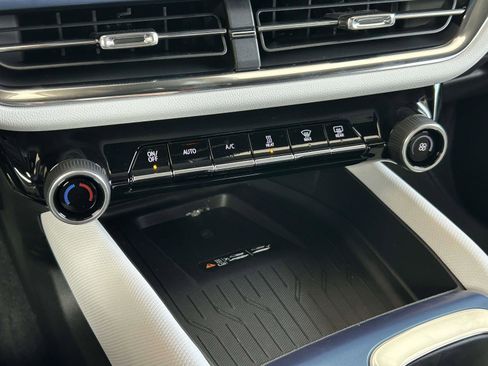 New 2026 Chevrolet Equinox EV LT image 26