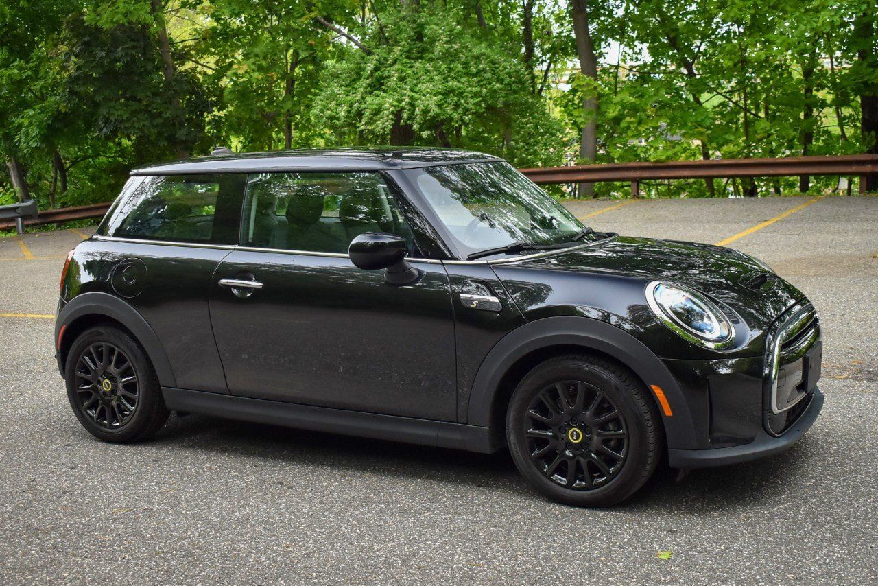 Used 2024 MINI Cooper SE FWD image 11