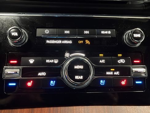 Used 2024 Lincoln Navigator Reserve AWD/4WD image 18