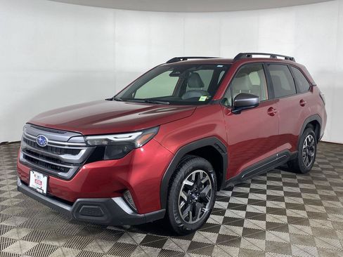 Used 2025 Subaru Forester Premium AWD/4WD image 10